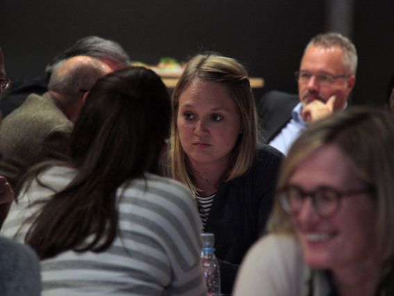 Berufsbildungs- und Integrationsbericht im Berufskolleg Schloß Neuhaus vorgestellt (© Foto: Kreis Paderborn Johanna Leifeld)